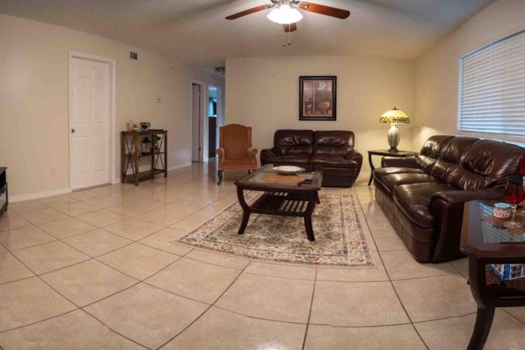 Spacious Home, Close To Attractions, Sleeps 4 Orlando Exterior photo